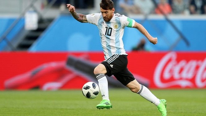 Cận cảnh Messi ghi bàn thắng thứ 100 của World Cup 2018 - ảnh 1