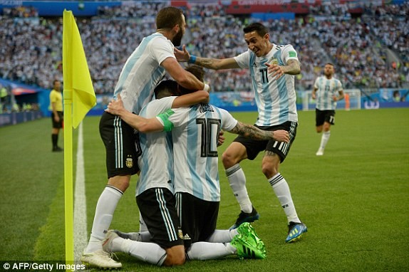 Cận cảnh Messi ghi bàn thắng thứ 100 của World Cup 2018 - ảnh 9