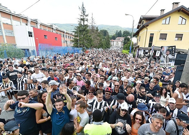 Mục kích Ronaldo khai hỏa ngày ra mắt Juventus - ảnh 12