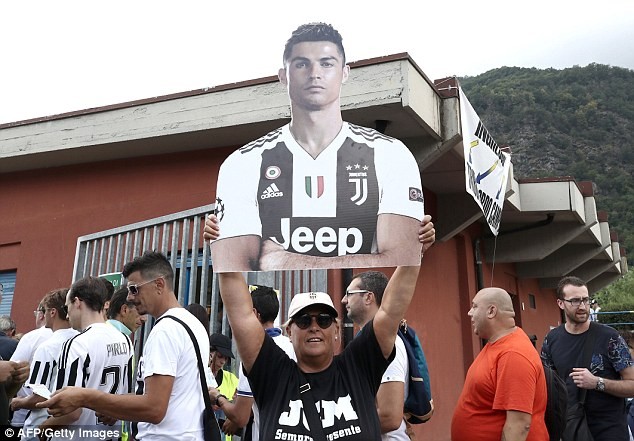 Mục kích Ronaldo khai hỏa ngày ra mắt Juventus - ảnh 11