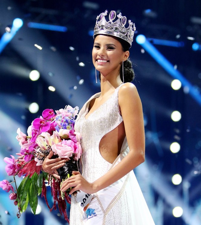 Nhan sắc gợi cảm đầy cuốn hút của Tân Hoa hậu Nam Phi 2018 - ảnh 1