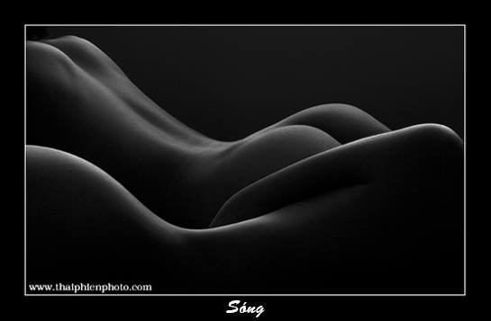 Mãn nhãn với ảnh nude 18+ đầy nghệ thuật của Thái Phiên - ảnh 1