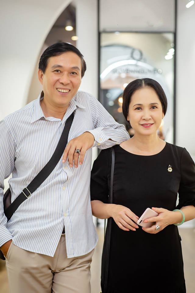 Bất ngờ ảnh 'ngố tàu' cách đây 40 năm của vợ chồng Lan Hương-Đỗ Kỷ - ảnh 8