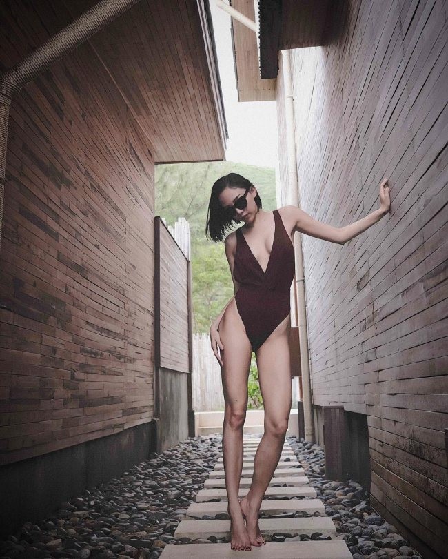 Tóc Tiên lại tung ảnh bikini khoe 3 vòng nảy lửa - ảnh 2