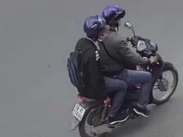 Hình ảnh 2 kẻ có liên quan đến vụ nổ trụ sở Công an phường ở Sài Gòn - ảnh 1