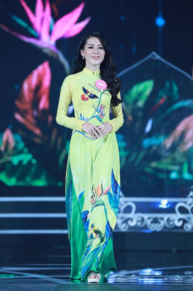Lam Trường say sưa hát 'Gót hồng' bên 30 thí sinh Hoa hậu Việt Nam - ảnh 4