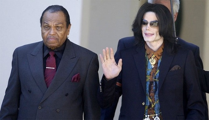 Showbiz 23/6: Bố Michael Jackson bị ung thư giai đoạn cuối - ảnh 1