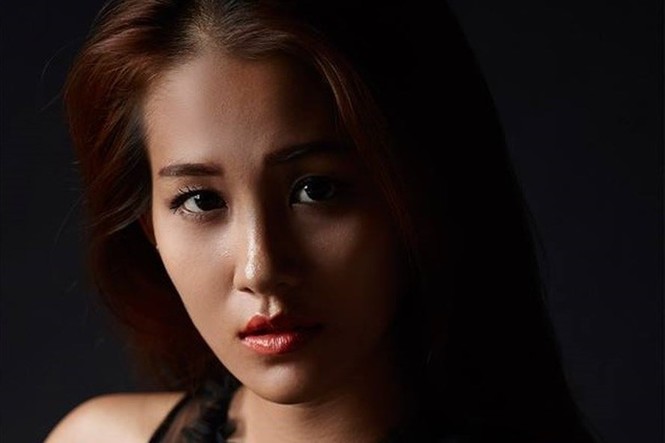 Showbiz 25/6: Mẫu nude và hoạ sĩ Ngô Lực có những thỏa thuận ban đầu? - ảnh 2
