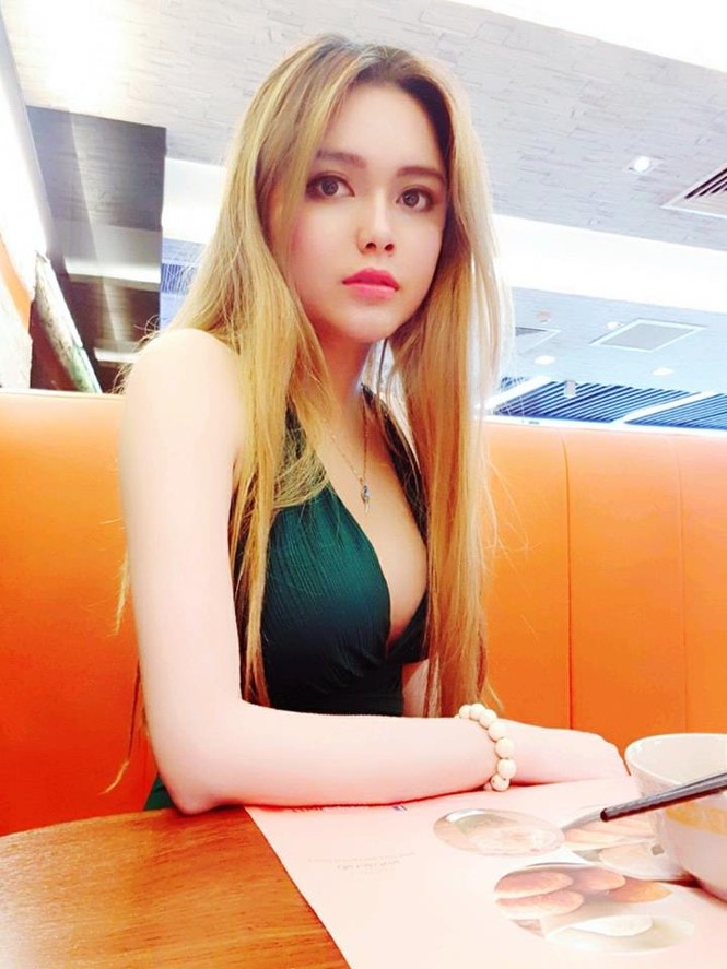 Bất ngờ hotgirl bình luận World Cup chính là 'cave' của 'Quỳnh búp bê' - ảnh 6