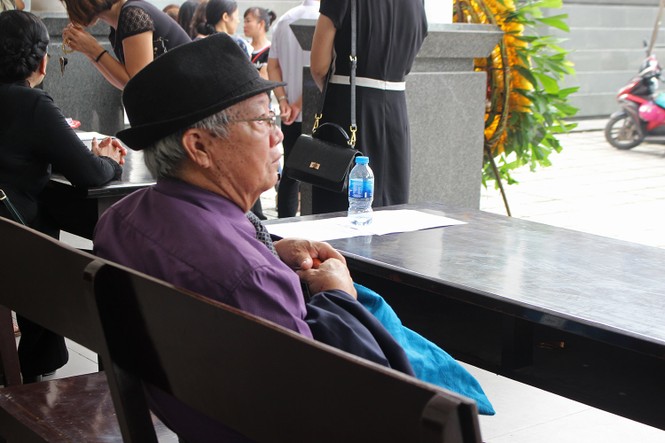 Thầy giáo gần 90 tuổi đến tiễn đưa học trò Bùi Cường về nơi an nghỉ - ảnh 2