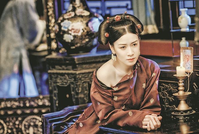 Showbiz 12/8: Lý do bất ngờ khiến Hà Hồ đang hát phải xin dừng ngay - ảnh 1