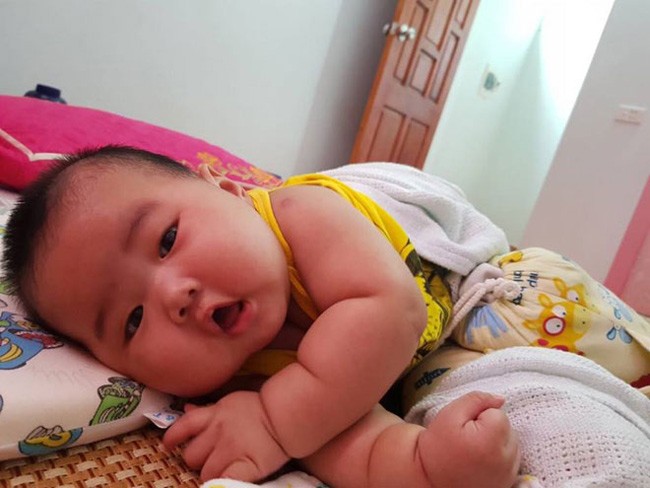 Diễn viên hài Chiến Thắng khoe ảnh con trai út với vợ thứ 3 - ảnh 7