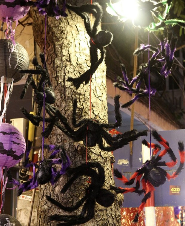 Hà Nội: Đồ chơi ma quỷ tràn ngập phố cổ trước ngày Halloween - ảnh 15