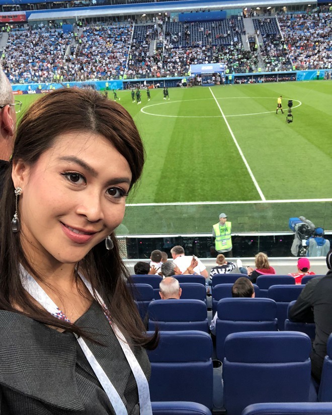Cuộc sống của Á hậu Thái Lan trước khi tử nạn cùng Chủ tịch Leicester - ảnh 5