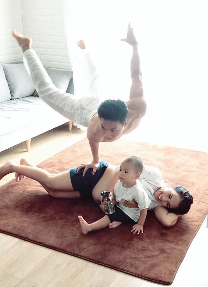 Quốc Nghiệp chống tay lên hông vợ bầu 7 tháng làm xiếc gây tranh cãi - ảnh 5