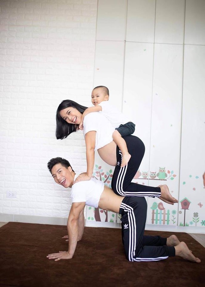 Quốc Nghiệp chống tay lên hông vợ bầu 7 tháng làm xiếc gây tranh cãi - ảnh 6