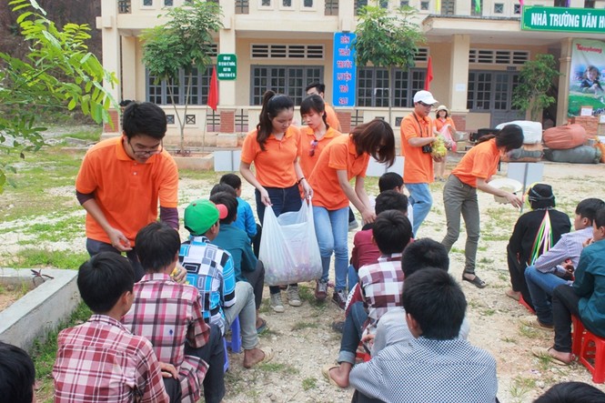 Ấm tình người nơi địa đầu Tổ Quốc - ảnh 2