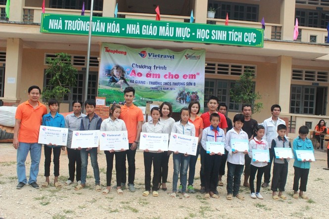 Ấm tình người nơi địa đầu Tổ Quốc - ảnh 3