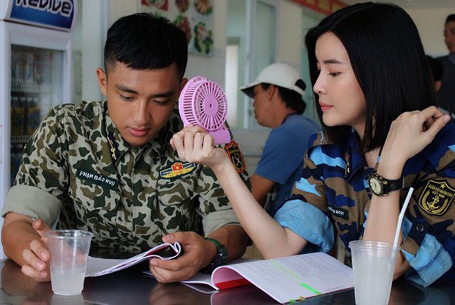 Lình sình Việt hóa “Hậu duệ mặt trời” - ảnh 1