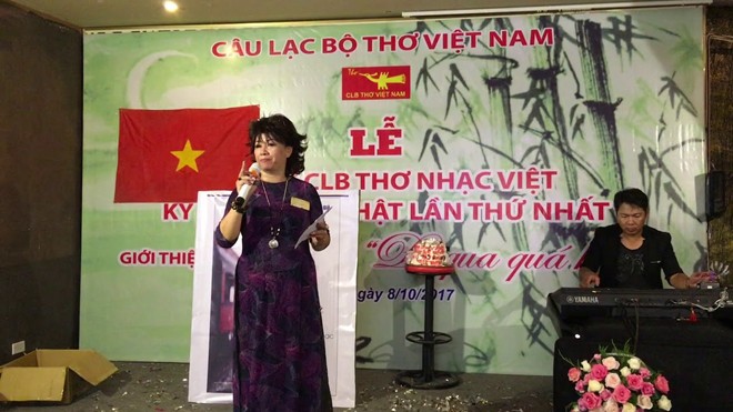 Bên trong những câu lạc bộ thơ ngàn người - ảnh 1