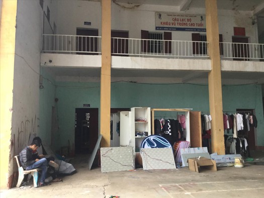 Bỏ hoang nhà hát “vang bóng một thời” - ảnh 1