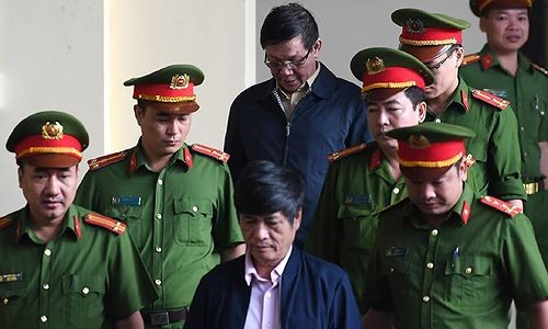 Bị cáo Phan Văn Vĩnh: “Tôi cho tổ ong vào tay áo” - ảnh 1