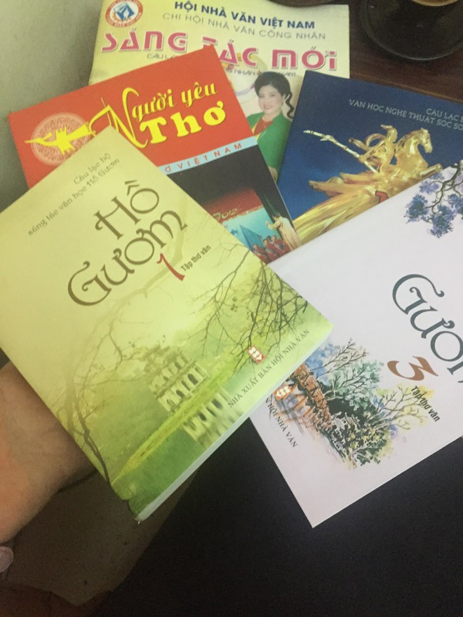 Câu lạc bộ thơ: Vàng, thau lẫn lộn - ảnh 3