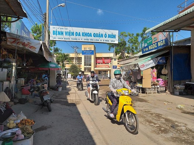 Bảo vệ thay bác sĩ khám mắt tại bệnh viện Ô Môn? - ảnh 2