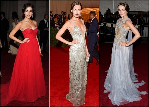 Nữ diễn viên Camilla Belle luôn tự tin và rạng rỡ trước ống kính máy ảnh với phong cách thời trang tự nhiên được thừa kế từ mẹ, một nhà thiết kế thời trang Brazil. Cô nổi bật với những chiếc đầm nhẹ nhàng, thanh thoát hoặc đầm ánh kim, kết hợp với phụ kiện hợp lý