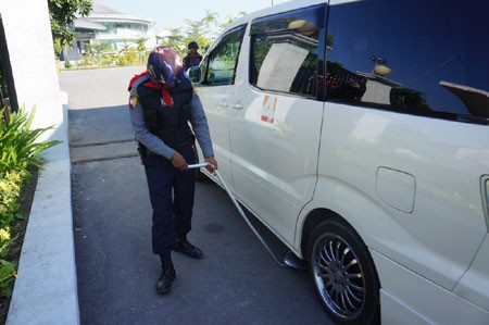 Việc kiểm tra được thực hiện rất cẩn thận.