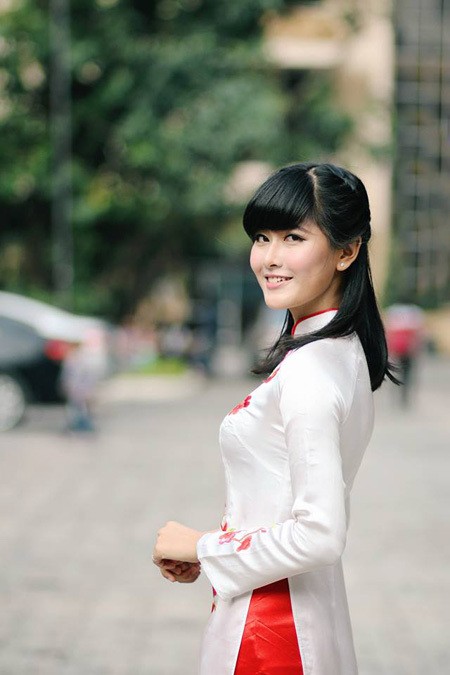Bạn Phạm Linh -Miss Đại học Ngoại thương 2011