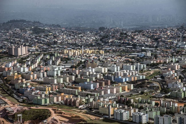 7. Brazil
Giá nhà tăng trong năm: 11,9%
Kinh tế Brazil cũng chịu vài cú sốc trong năm nay do tin tức từ FED. Tuy nhiên, nhờ lãi suất thấp và tầng lớp trung lưu tăng mạnh, giá nhà ở đây vẫn tiếp tục đi lên.