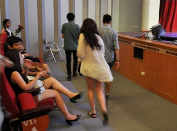 Suốt hơn 1 tháng sau đó, Mie liên lục úp mở về chuyện tình cảm của mình khiến fan và anti fan của hai bên ra sức tranh cãi. Đây cũng là thời điểm mà tên Mie Nguyễn bỗng dưng trở nên