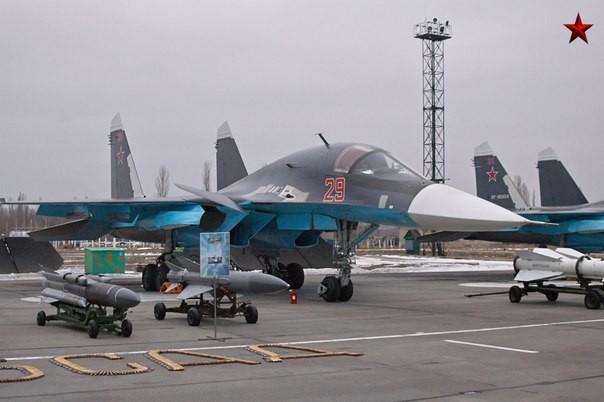 Su-34 được thiết kế để thực hiện các nhiệm vụ tấn công nhằm vào các mục tiêu trên không, mặt đất và trên biển (bao gồm cả các mục tiêu nhỏ và di động).