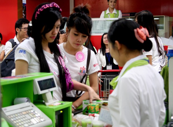 Kết thúc buổi chợ ở quầy thanh toán