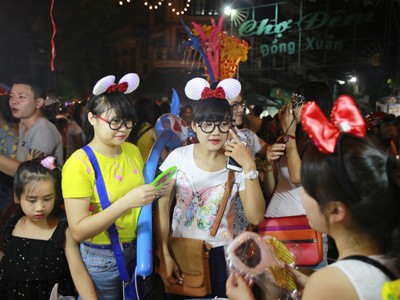 Năm nay mốt hóa trang thành “ Chuột Mickey”