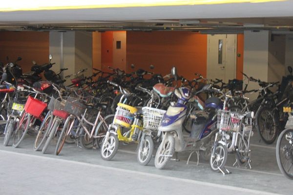 Ngoài ra, Alibaba cũng có chỗ cho nhân viên đi xe đạp
