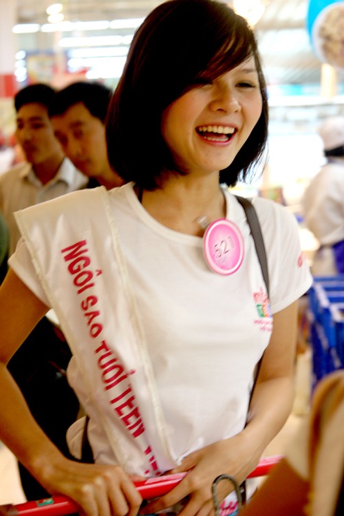 Niềm vui của Đỗ Thi Anh sau buổi chợ
