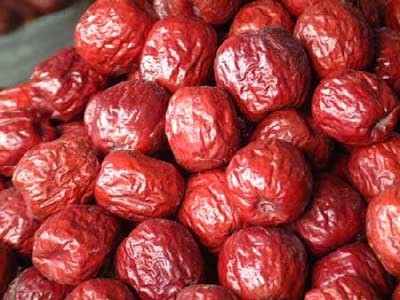 Hoa mẫu đơn, táo tàu, cam thảo và hoàng cầm: Các nhà khoa học đang có những tiến bộ trong việc điều trị ung thư dựa vào sự kết hợp các loại thảo dược phổ biến trong y học Trung Quốc. Họ nghiên cứu việc kết hợp 4 loại thảo dược được các thầy lang Trung Quốc sử dụng 1.800 năm trước đây và phát hiện ra chất giúp tăng cường hiệu quả của hóa trị ở những bệnh nhân ung thư đại tràng (ruột kết)