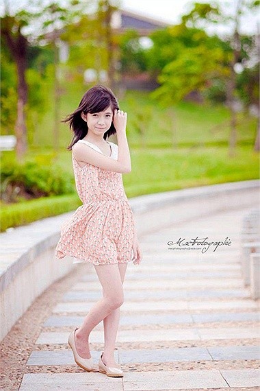 Nguyễn Mai Vy sinh năm 1998, hiện đang là học sinh Trường THCS Chu Văn An, Hà Nội