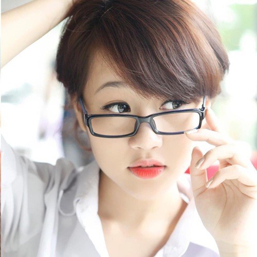 Cô chị An Phương, tên đầy đủ là Vũ Hà An Phương, sinh ngày 29/11/1997