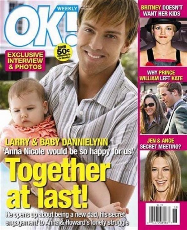 4. Larry Birkhead, OK! Magazine, Tháng 4 năm 2007 – 2 triệu USD
Larry Birkhead người gốc Kentucky đã bước vào ánh đèn sân khấu sau cái chết của Anna Nicole Smith tháng 2 năm 2007. Cô đã để lại bé gái Dannielyn mới vừa 5 tháng tuổi và có rất nhiều người lên tiếng nhận mình là cha đứa bé, bao gồm Howard Stern, Mark Hatten, Alexander Denk và Frederic Prinz von Anhalt. Đến tháng 4 năm 2007, tòa án ở Bahamas đã tuyên bố Larry là cha Dannielyn dựa trên kết quả xét nghiệm ADN. Tạp chí OK! ngay lập tức đã bỏ ra 2 triệu USD giành quyền đăng ảnh hai bố con ở bên nhau