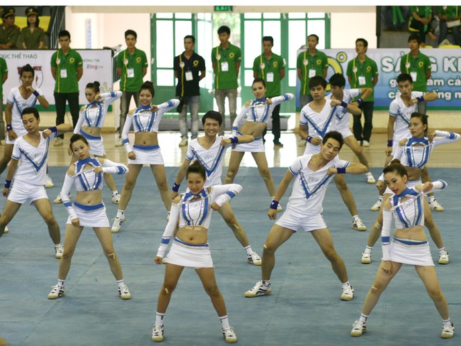 Mỗi đội đặt lại dấu ấn riêng trong từng bài diễn