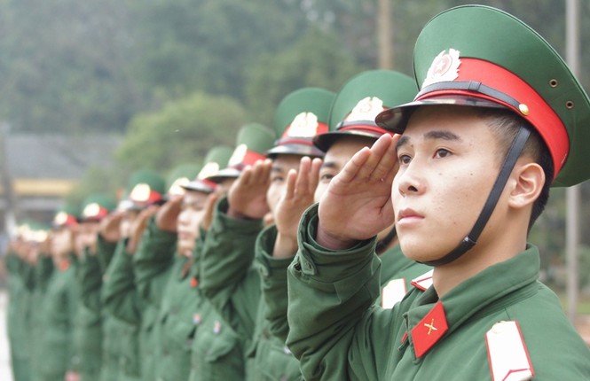Thực hành điều lệnh quân đội