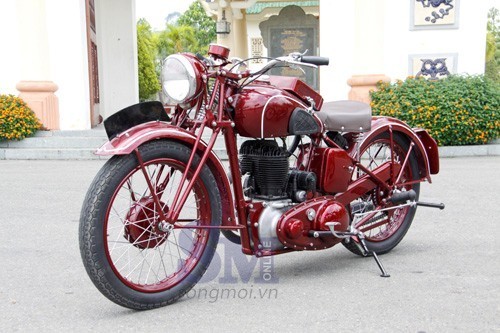 Chiếc cruiser BSA M20 khá hiếm hoi ở Việt Nam được một người chơi xe ở Biên Hòa phục dựng lại gần như nguyên bản mẫu xe mô tô cổ đáng quý này