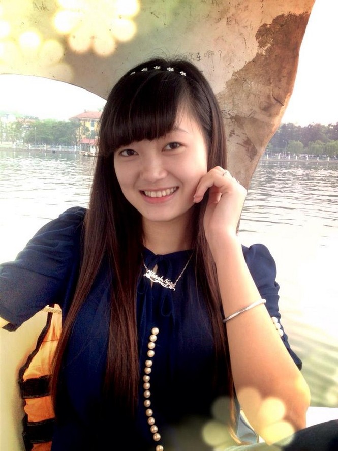 Vũ Thị Ngân, ĐH Tài chính - Quản trị kinh doanh, chiều cao: 1m63, cân nặng: 45kg
