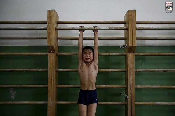 Chưa kể quãng thời gian tập huấn tăng cường và ép cân. Đó là khoảng thời gian khủng khiếp nhất với nhiều VĐV nhí
