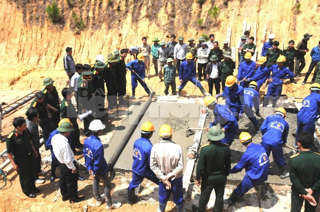 Bất chấp những khó khăn gian khổ, những đèo cao, suối sâu, nơi núi rừng hiểm trở heo hút, những người lính cụ Hồ đã và đang làm nên những kỳ tích mới, tạo nên một thành đồng vững chãi suốt chiều dài biên cương Tổ quốc