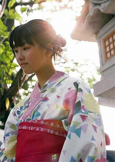 Fukuda Mayuko chính là diễn viên vào vai cô chị của Maruko trong loạt phim truyền hình Nhật sản xuất dựa trên bộ truyện tranh cùng tên - Chibi Maruko Chan lên sóng năm 2006
Xem ảnh sau |
Xem ảnh trước |
|