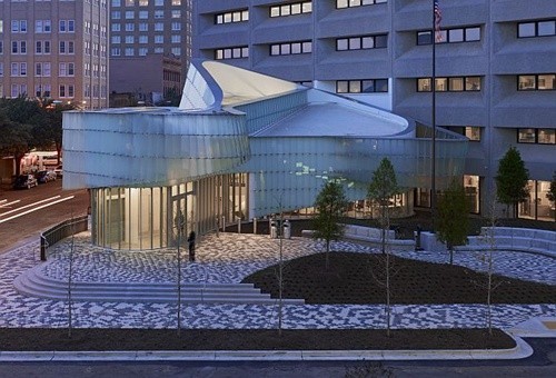 9. Tòa nhà A. H. Mccoy Địa điểm: Jackson, Mississippi, Mỹ (2012) Thiết kế: Schwartz/Silver Architects Khách hàng: General Services Administration
Bài viết: http://news.zing.vn/15-cong-trinh-kien-truc-dep-nhat-the-gioi-nam-2013-post377881.html#category_featured.noibat
Nguồn Zing News